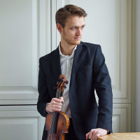 -Violinist and Masters degree graduate at the Royal College of Music. -Violin teacher in London. -French native so I am also able to give french lessons.