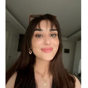 Emine - Türkçe öğretmeni - Afyonkarahisar