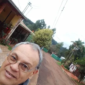 Gustavo - profesor de agronomía - 