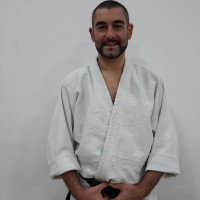 5 dan internazionale di Aikido, 34 anni di pratica continua, studioso di spada e bastone giapponese. Ho scritto un libro che tratta le analogie fra Arti Marziali e Musica Danza e Teatro