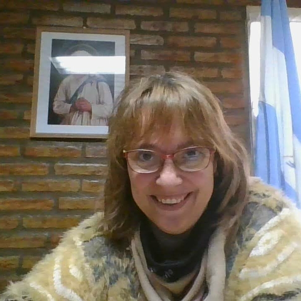 Profesora de español con más de 30 años de experiencia da clases on line para extranjeros