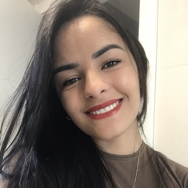 Brasileña graduada en Letras enseña portugués para todos los niveles. ¡Metodología fácil y divertida!