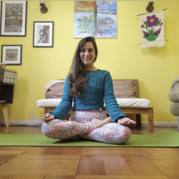 Hola! soy Nancy, profesora de Yoga Integral, te invito a unas clases en donde practicaremos técnicas como: meditación, pranayama, swara, asanas, Namaskar y relajación.  Cada técnica se adapta a tus ne