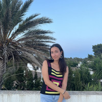I'm from Mallorca therefore my mother tongue is Spanish. I'm currently studying Law at Sussex University. I grew up in London and took Spanish Gcse & A-level so am happy to help study for either or si