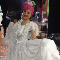 Artista plástica de la Universidad Nacional y bailarina con 15 años de experiencia en danza tradicionales colombianas y ritmos latinos