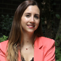 Graduate in Law and Masters in International Relations. I have been working for the Spanish Government in New York for the past 5 years. I have 12 years  experience as a Spanish tutor.
