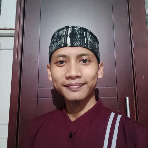 Saya adalah lulusan Sekolah Tinggi Ilmu Ushuluddin Darul Hikmah Bekasi. Saya berfokus pada pengajaran Al Quran dengan metode UMMI