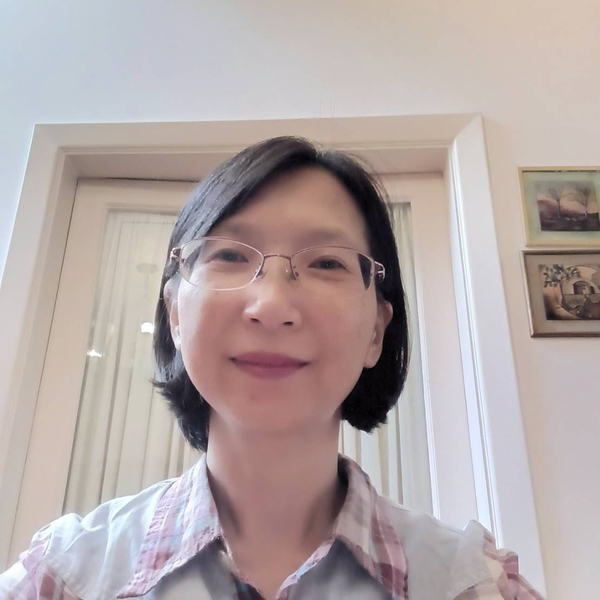 Profesora nativa de chino mandarín, enseña para todos los niveles y HSK, YCT.