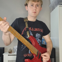 Undergraduate with HND in Music from Edinburgh College and a passion for all things electric guitar! Teaching electric guitar from beginner to intermediate levels in Edinburgh.