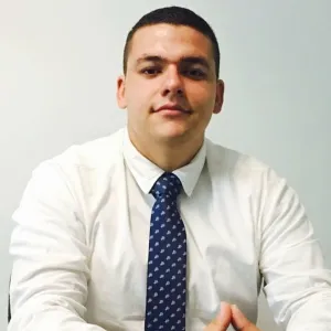 Carlos - profesor de derecho civil - Medellín