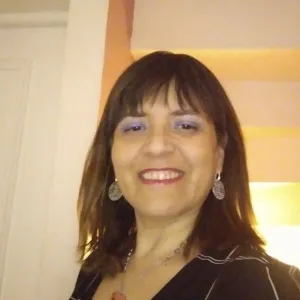 Claudia Ximena - Profesor de matemática - Santiago