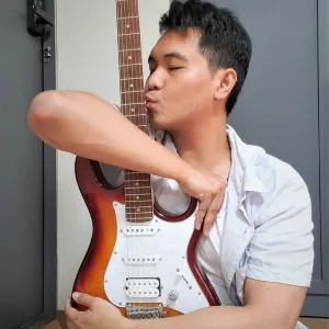 Gil - Guitar tutor - 
