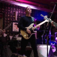 Highly experienced session Guitarist providing lessons for people at each stage of their guitar playing journey. Learn everything from music theory, songwriting, technique and live performance etiquet