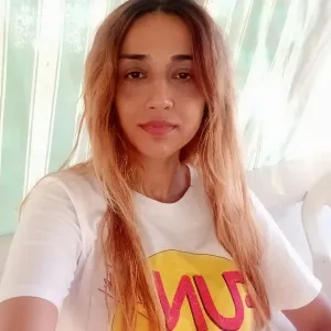 Ayşe - Matematik öğretmeni - 
