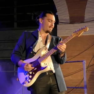 Rom - Prof de guitare - Perpignan