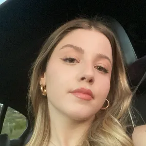 Sinem - Türkçe öğretmeni - İzmir