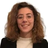 Laura - Prof de sociologie - Paris