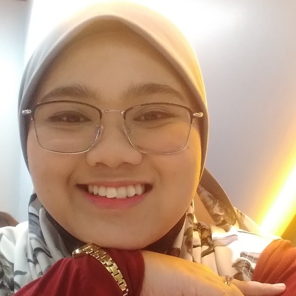 - Bachelor's Degree student in IIUM Gombak, currently majoring in English Language and Literature (Hons.) - I teach diploma/foundation level English, SPM English, and lower - My forte is in phonetics 