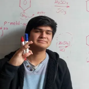 Alessandro - profesor de química - Trujillo