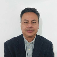 Egresado de la Universidad de los Andes Mérida Venezuela, Licenciado en Educación Mención Lenguas Modernas Inglés Francés.