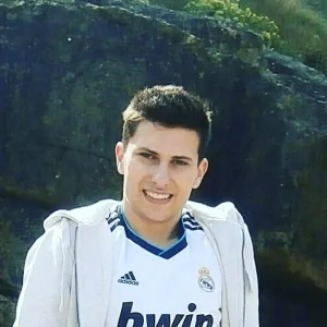 Alvaro - profesor de contabilidad - León