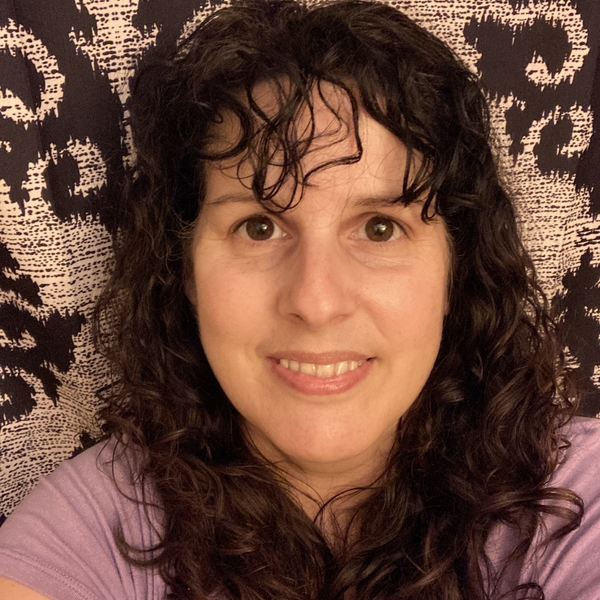 Online Spanish tutoring available. I am living in Tennessee born in Cuba fourth eight years ago. Spanish was my first language. I am a proud USA Citizen. I would like to tutor you if you would let me.