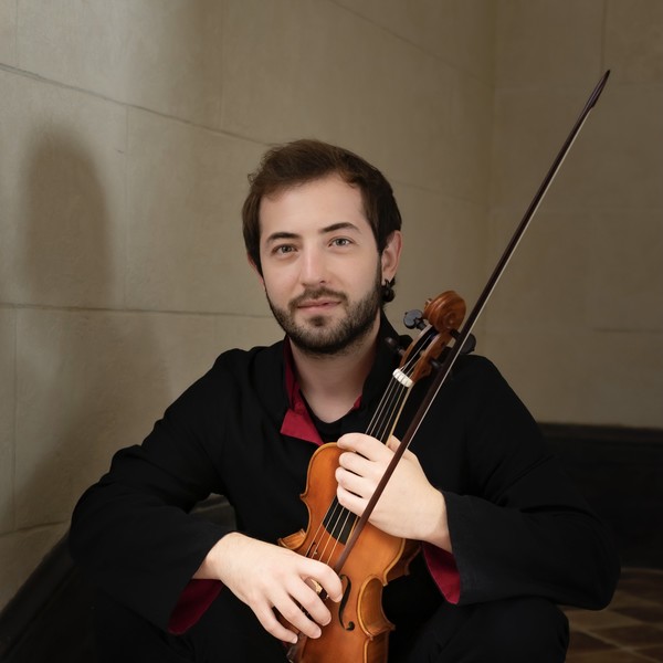 Violiniste diplômé d’un Master à la Haute École de Musique de Genève donne des cours de violon pour tous les âges. Mindfulness et psychologie sportive.