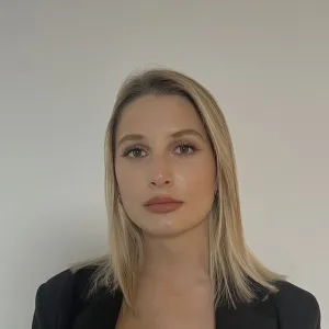 Bia - Insegnante di aiuto compiti - Milano