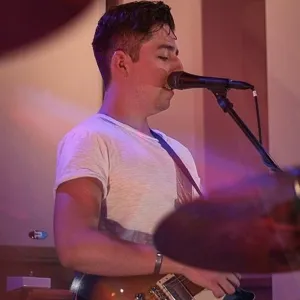 Kevin - Guitar tutor - Oshawa