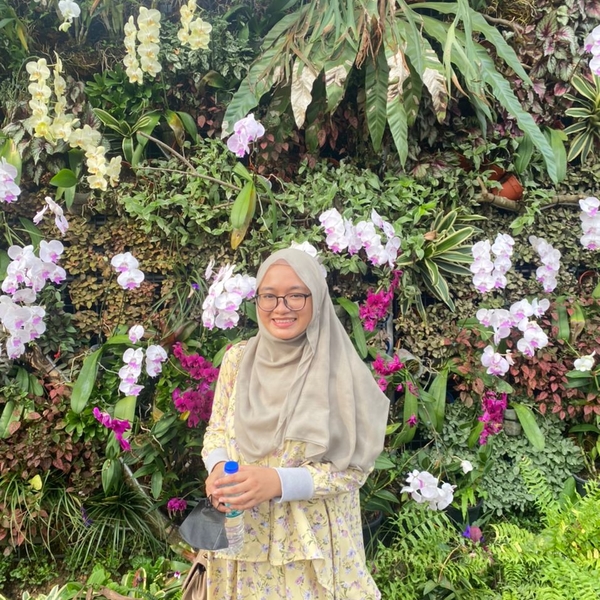 Biology undergraduated student teachs Malay for UPSR in Perak. My final year project majoring in Molecular Biology. Interested to teach students in Malay or Sciences.