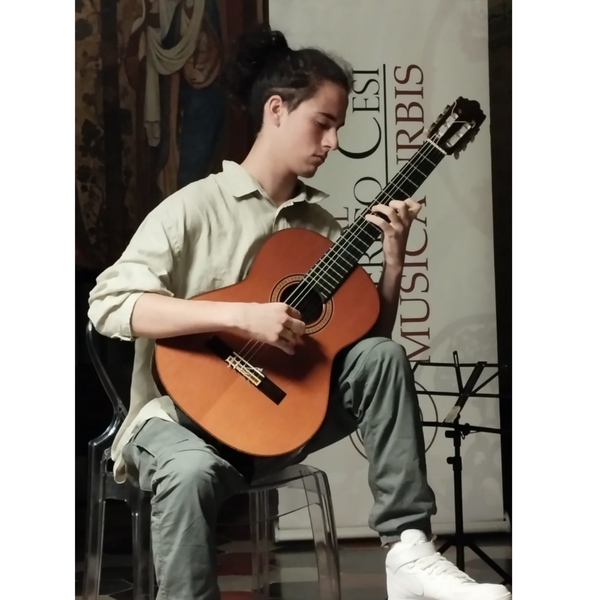 Sono Giuseppe Parisi,attualmente studio presso la scuola Regina Margherita musicale di Palermo. Ho partecipato ad eventi della Città riguardante la chitarra classica.Sono vincitore di vari concorsi.
