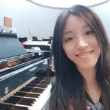 Niya - Prof de piano - Vielsalm