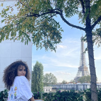Bonjour,   I am Mélissa a French nativ speaker from Paris.   Graduated in foreign languages from the Sorbonne University, experience in teaching.  Face to face and online, available in different time 