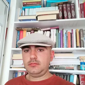 Mustafa - Tarih öğretmeni - Güzelyurt