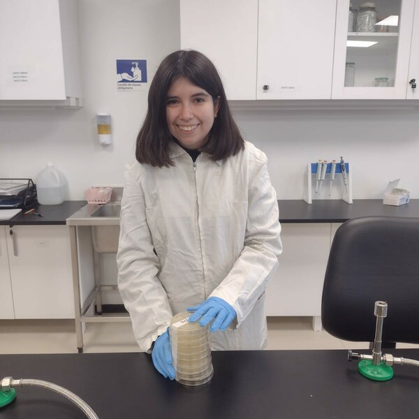 Estudiante de Biología de la Pontificia Universidad Católica de Chile, con 2 ayudantías de experiencia en Microbiología y Biología celular, ofrece clases de Biología y preparación PAES