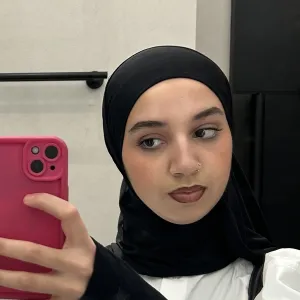 Shaimaa - Prof d'histoire - Genève