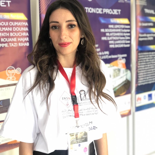 Yasmine Afekhar élève ingénieur en dernière année Génie énergétique et environnement. Titulaire d'un diplôme universitaire de technologie en matériaux  et d'une licence en Génie chimie des matériaux.