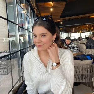 Hazal - Biyoloji öğretmeni - 