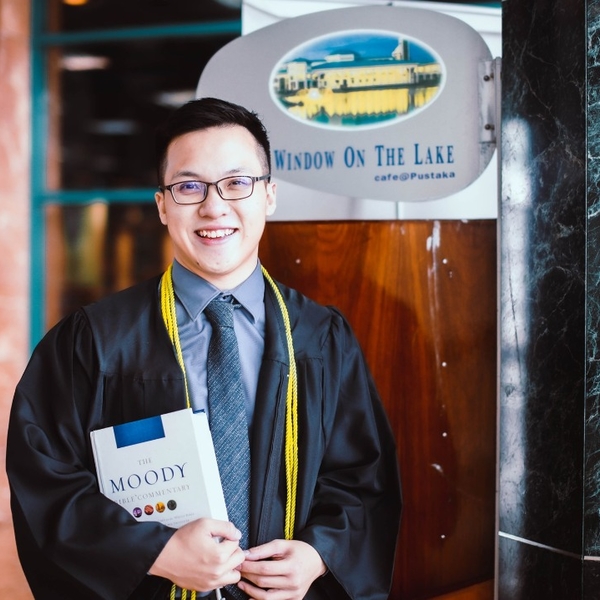 Master's Degree from Chicago (Highest honors). Native American accent. 7 years experience. Specialize in exam prep: MUET, IELTS, TOEFL. Also offer thesis writing, proofreading and editing