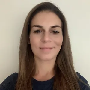 Menia - Greek teacher - London