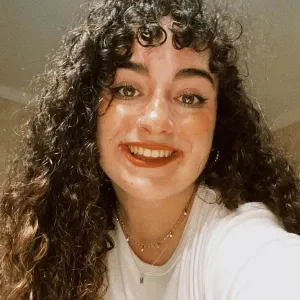 Mari Luz - prof de Comprensión oral - portugués - Jove