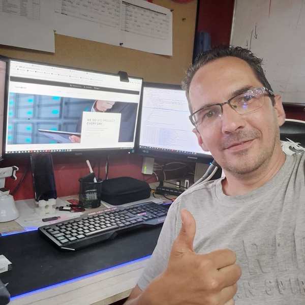 Sziasztok, Webes programozás képzést, oktatást vállalok. 15+éve a pályán. Weboldalak , webshopok, egyedi webalapú programok kivitelezését sajátíthatod el a segítségemmel, de számítógépek javítását, ha