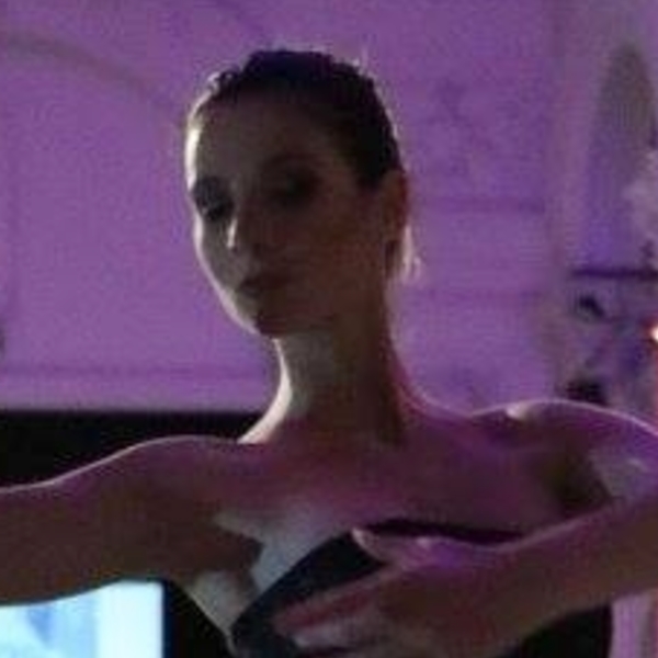 Danseuse avec une expérience professionnelle, autant dans l'enseignement que sur scène, je vous propose d'apprendre et de perfectionner votre tango argentin (en couple ou cours particulier)
