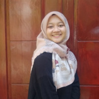 Lulusan UIN Sunan Kalijaga Yogyakarta Prodi Ilmu Kesejahteraan Sosial.Pernah belajar di PP. Wahid Hasyim Yogyakarta.