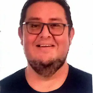 LISANDRO - profesor de cocina - 