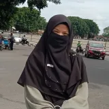Sitti - Guru mengaji - Yogyakarta