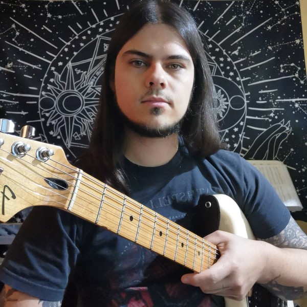 Guitarrista Profesional con GRADO 8 RSL para Clases de Guitarra y Teoría Musical