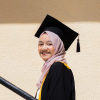 Saya mahasiswi fresh graduate University of Jordan dengan jurusan Studi Islam ingin mengamalkan Bahasa Arab yang sudah saya pelajari selama kurang lebih 6 tahun berada di Jordan.