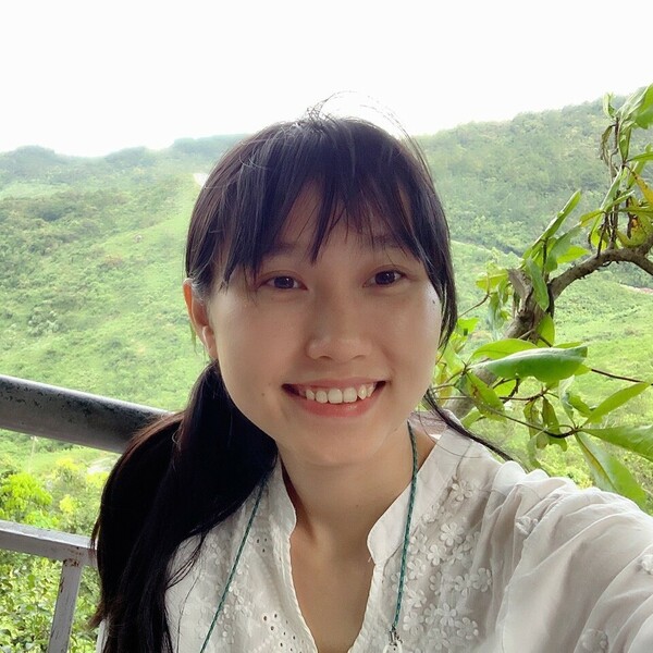 I'm Gam - Emma, a certified full-time Vietnamese teacher. My journey of teaching Vietnamese started 5 years ago and until now it has become my favorite thing to be able to introduce Vietnamese languag
