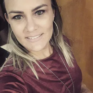 Kennia - Professor de segurança do trabalho - Goiânia